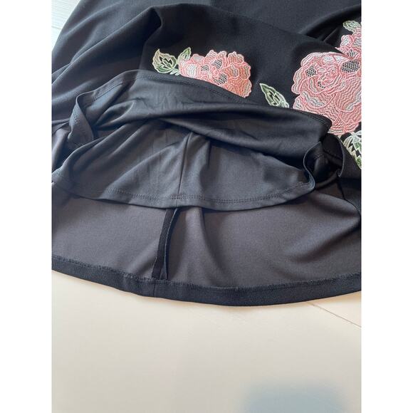 Jax Dress A-Line Black Embroidered Sz 8 Short Sleeve Lined Stretch Floral Demure - Picture 6 of 10